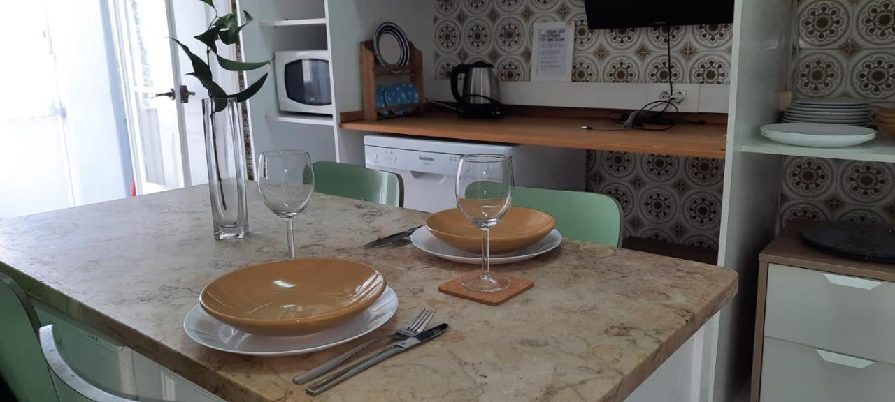 Sunny Terrace Apt, Close To Downtown! 2 Bedroom Flat Lisbon Exterior photo